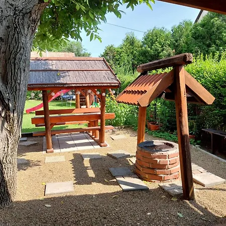 Apartament Mezeskalacs Vendeghaz *