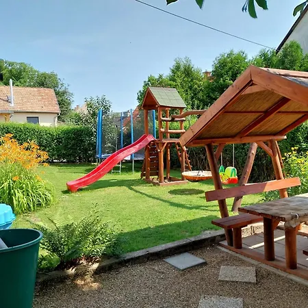 Apartament Mezeskalacs Vendeghaz